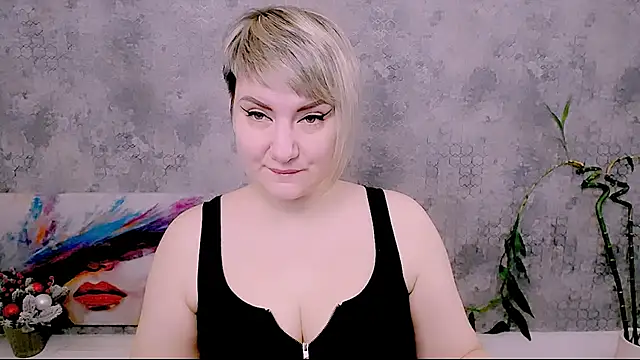 Snapshot of Djullia chatting on 12.14.25 Djullia online show from 12.14.25