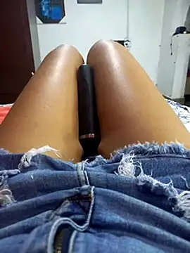 annie-19 online show from 01.30.25