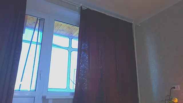 Snapshot of sinteas chatting on 06.18.26 sinteas online show from 06.18.26