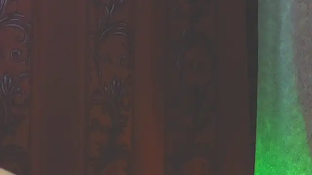 Snapshot of sinteas chatting on 06.19.26 sinteas online show from 06.19.26