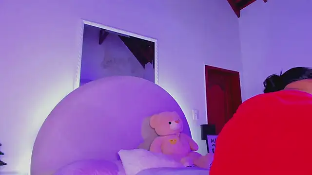 Snapshot of elsalondon chatting on 12.23.24 elsalondon online show from 12.23.24