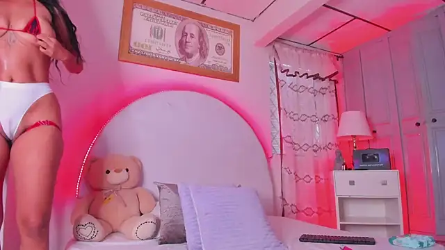 Snapshot of elsalondon chatting on 10.05.25 elsalondon online show from 10.05.25