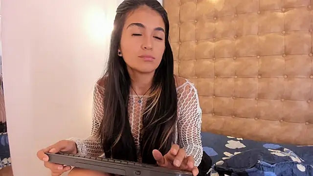 violet giraldo online show from 07.31.26