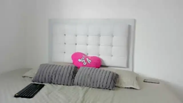 Sofia Blosom online show from 10.21.25