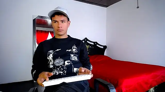 Snapshot of Deiby_casas chatting on 01.14.25 Deiby casas online show from 01.14.25