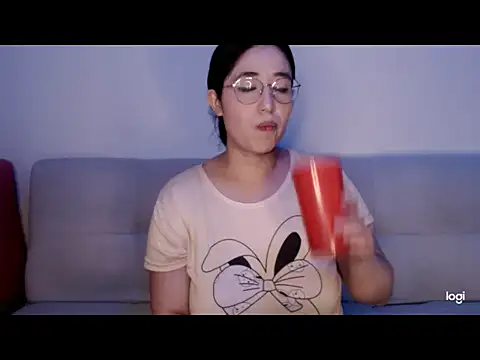 YummymeowW online show from 06.23.26
