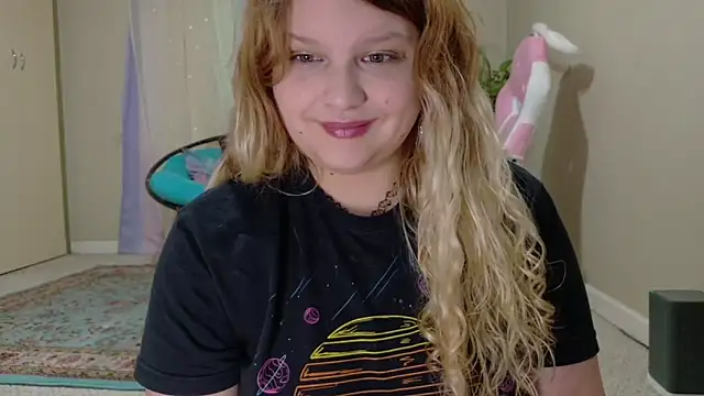 Snapshot of Emihaze chatting on 11.01.25 Emihaze online show from 11.01.25