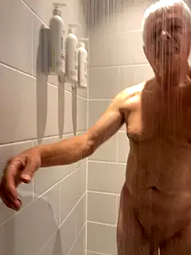 Snapshot of pau65vb chatting on 11.24.25 pau65vb online show from 11.24.25