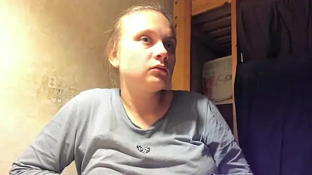 Snapshot of FrumCake chatting on 01.14.25 FrumCake online show from 01.14.25