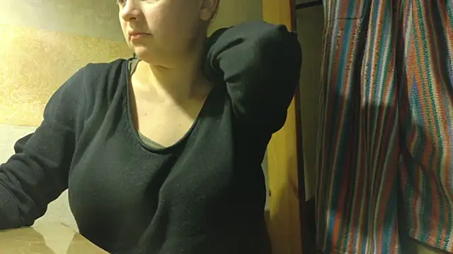 Snapshot of FrumCake chatting on 01.08.26 FrumCake online show from 01.08.26