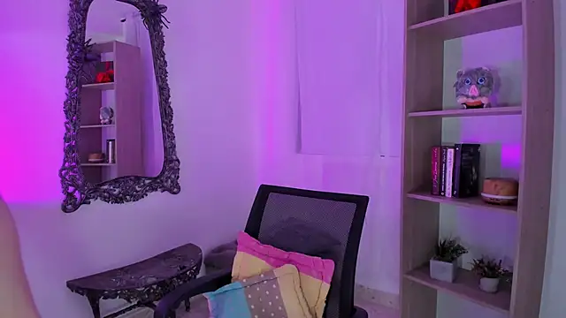 KimberlyJohnsoon online show from 11.17.25