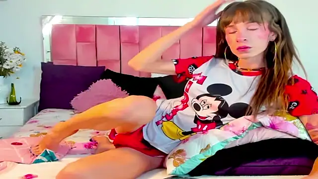 the queen aleja online show from 11.22.25