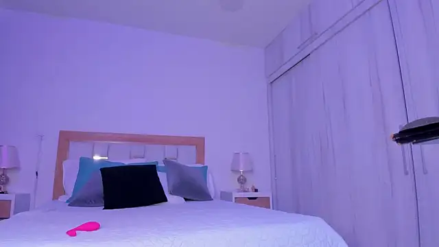 mia hank online show from 03.09.25