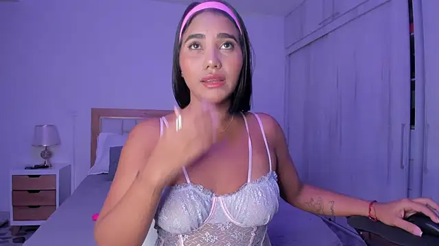 mia hank online show from 03.10.25