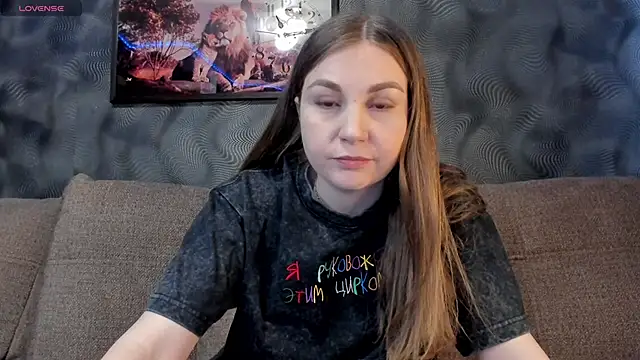 Snapshot of CassieMils chatting on 02.22.25 CassieMils online show from 02.22.25