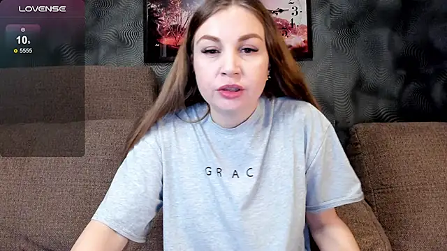 Snapshot of CassieMils chatting on 01.11.26 CassieMils online show from 01.11.26