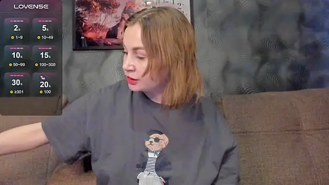 Snapshot of CassieMils chatting on 04.30.26 CassieMils online show from 04.30.26