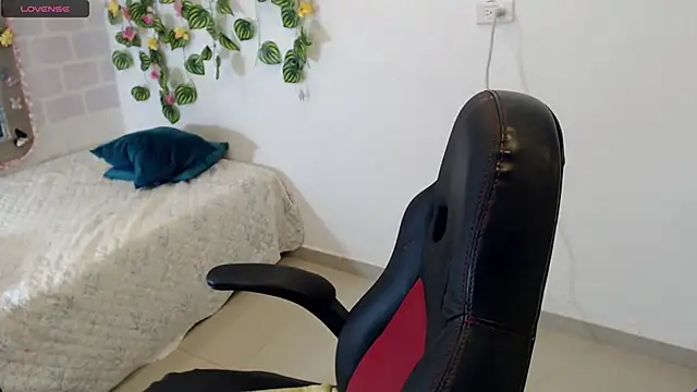 Snapshot of tania_sweet__ chatting on 03.14.25 tania sweet online show from 03.14.25