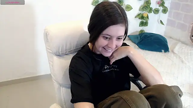 Snapshot of tania_sweet__ chatting on 10.19.25 tania sweet online show from 10.19.25