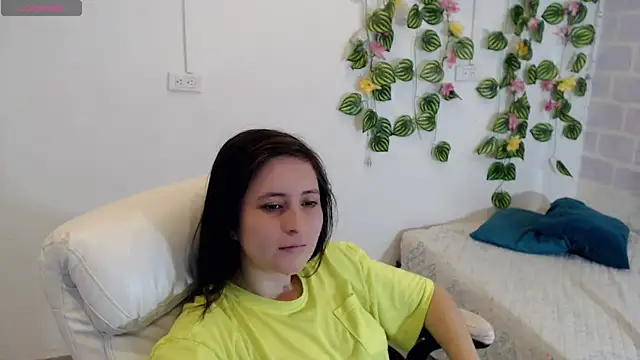 Snapshot of tania_sweet__ chatting on 10.30.25 tania sweet online show from 10.30.25