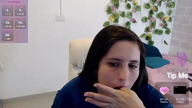 Snapshot of tania_sweet__ chatting on 11.12.25 tania sweet online show from 11.12.25