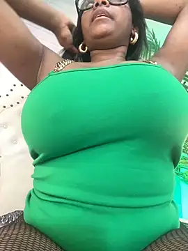 Snapshot of Tayra_Siny chatting on 01.16.25 Tayra Siny online show from 01.16.25