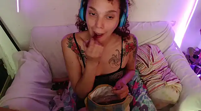 Snapshot of deftoolceles chatting on 12.14.24 deftoolceles online show from 12.14.24