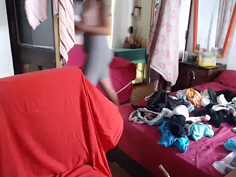 Snapshot of deftoolceles chatting on 01.18.25 deftoolceles online show from 01.18.25