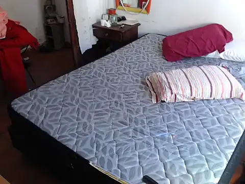 Snapshot of deftoolceles chatting on 09.26.25 deftoolceles online show from 09.26.25