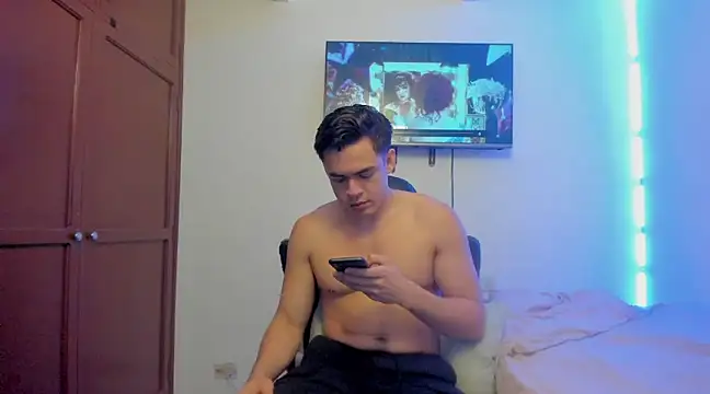 Snapshot of Lucian_Gomez_ chatting on 03.15.25 Lucian Gomez  online show from 03.15.25