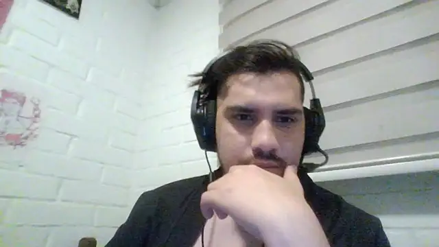 Snapshot of hung_weeb chatting on 01.16.26 hung weeb online show from 01.16.26