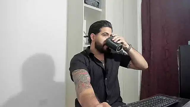 Snapshot of _Coddygold_ chatting on 11.20.25 Coddygold online show from 11.20.25