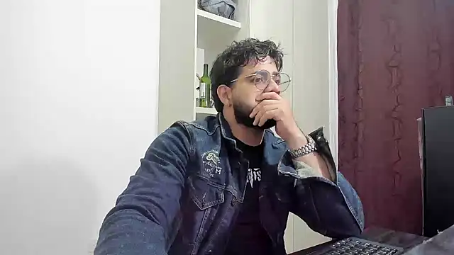 Snapshot of _Coddygold_ chatting on 11.24.25 Coddygold online show from 11.24.25