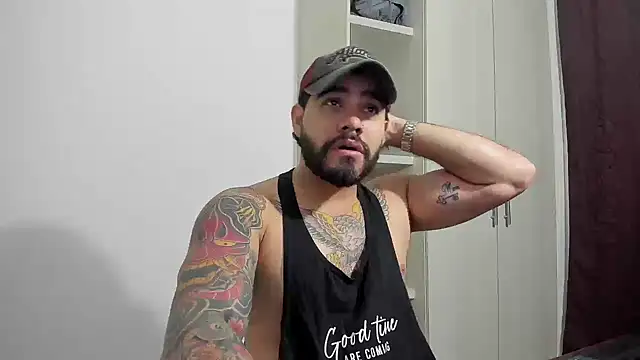 Snapshot of _Coddygold_ chatting on 11.26.25 Coddygold online show from 11.26.25