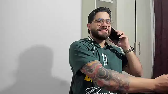 Snapshot of _Coddygold_ chatting on 11.29.25 Coddygold online show from 11.29.25