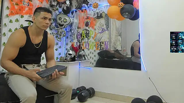 Snapshot of ChoreyTaiylor chatting on 10.26.25 ChoreyTaiylor online show from 10.26.25