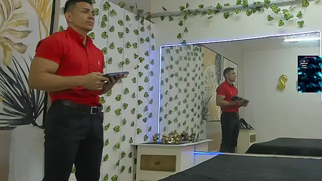 Snapshot of ChoreyTaiylor chatting on 11.08.25 ChoreyTaiylor online show from 11.08.25