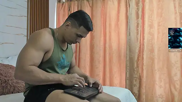 Snapshot of ChoreyTaiylor chatting on 11.25.25 ChoreyTaiylor online show from 11.25.25