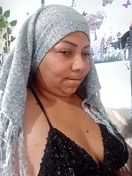 Snapshot of Alyona21 chatting on 05.18.26 Alyona21 online show from 05.18.26