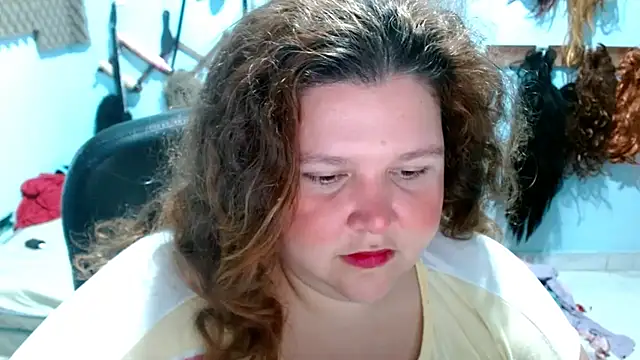 Snapshot of squirt322bbw chatting on 09.21.25 squirt322bbw online show from 09.21.25