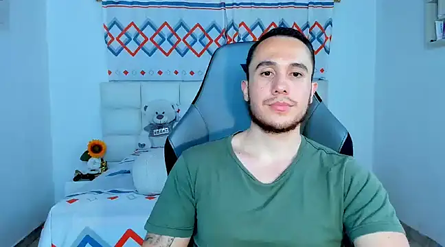 Snapshot of juan__jimenez chatting on 12.17.24 juan jimenez online show from 12.17.24