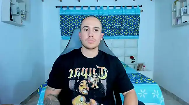 Snapshot of juan__jimenez chatting on 01.25.25 juan jimenez online show from 01.25.25
