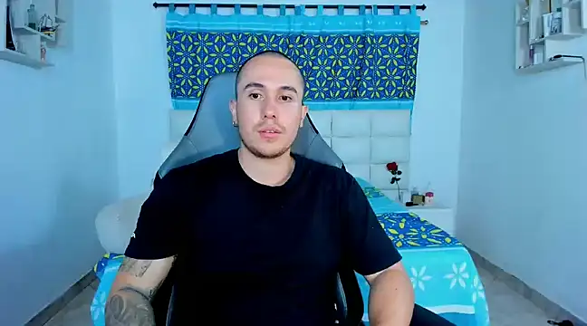 Snapshot of juan__jimenez chatting on 01.26.25 juan jimenez online show from 01.26.25