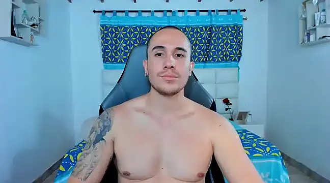 Snapshot of juan__jimenez chatting on 02.13.25 juan jimenez online show from 02.13.25