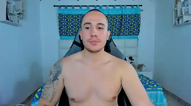 Snapshot of juan__jimenez chatting on 02.13.25 juan jimenez online show from 02.13.25