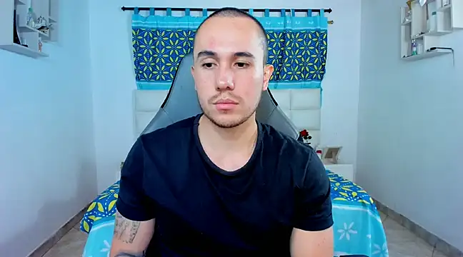 Snapshot of juan__jimenez chatting on 02.15.25 juan jimenez online show from 02.15.25