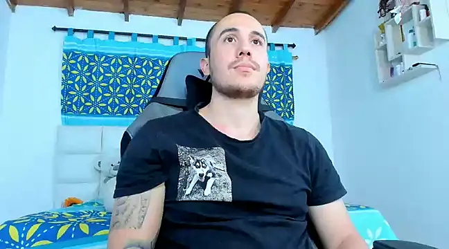 Snapshot of juan__jimenez chatting on 02.21.25 juan jimenez online show from 02.21.25