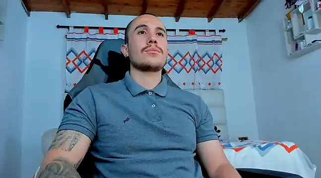 Snapshot of juan__jimenez chatting on 03.13.25 juan jimenez online show from 03.13.25