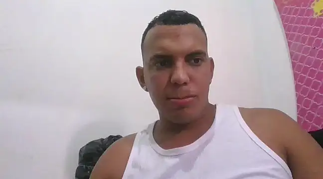 Snapshot of elperrys chatting on 03.15.25 elperrys online show from 03.15.25