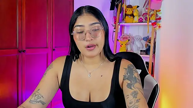 eymy-hadid online show from 12.04.25